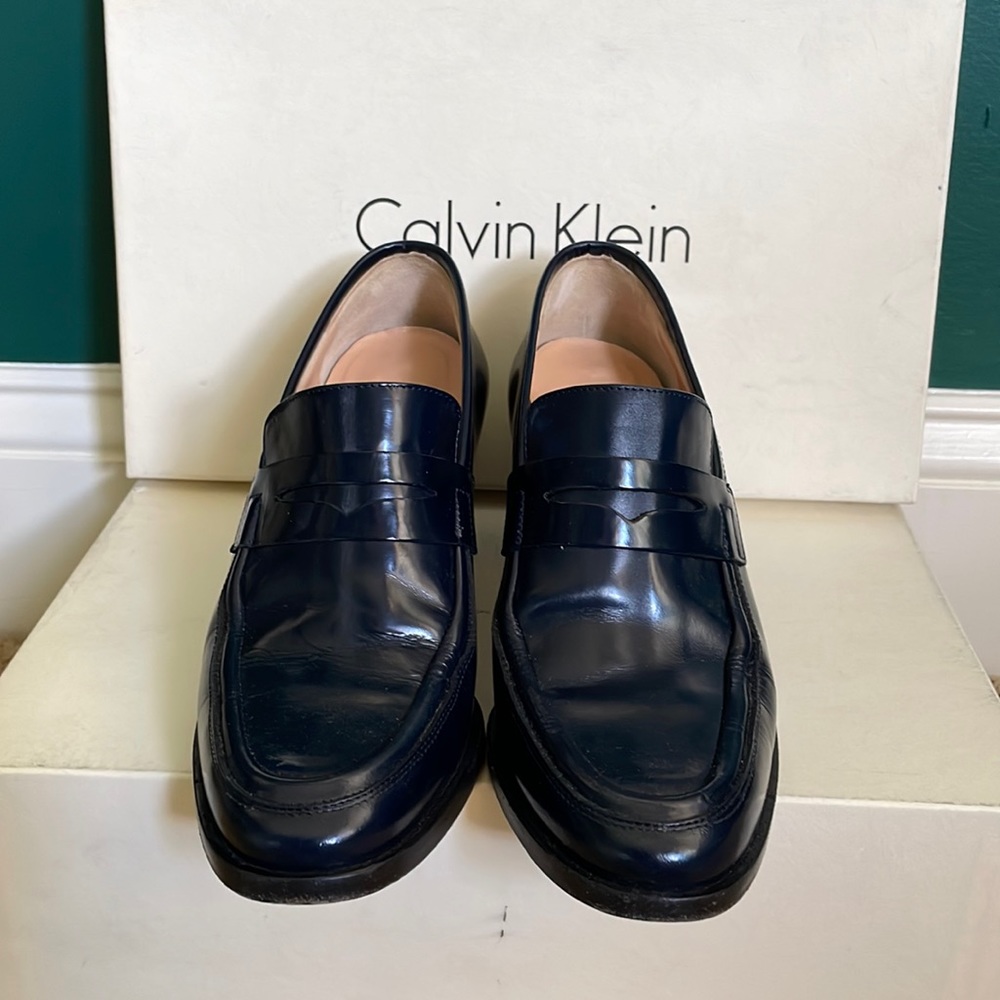 Women’s Calvin Klein blue Leather loafers size 5.